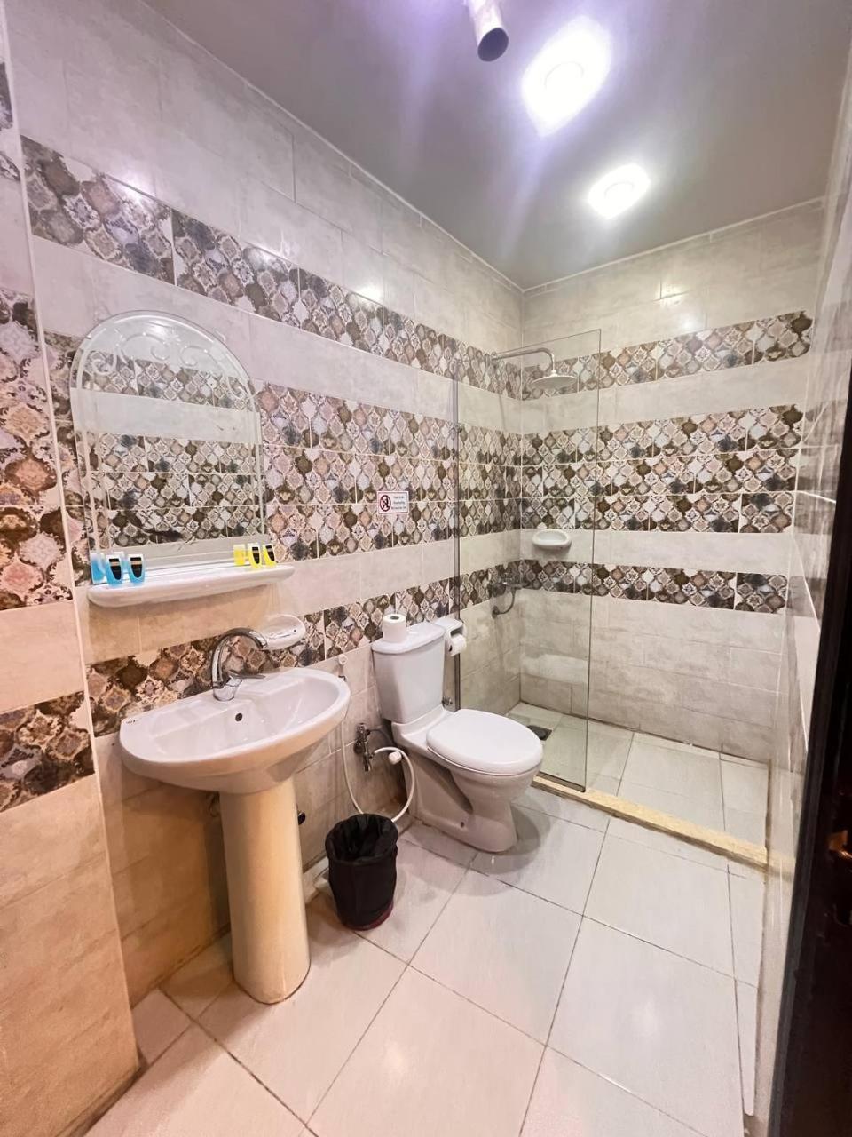 City Pyramids Inn Kafret el-Gabal Екстериор снимка